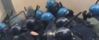 Copertina di Brennero, duri scontri tra manifestanti e polizia: lancio di sassi e lacrimogeni