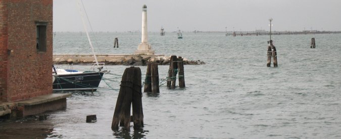 Venezia, Comune: “Costi alti, sostituire bricole di legno con nuove in plastica”