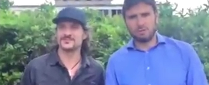 Copertina di Elezioni Roma 2016, l’attore Claudio Santamaria sceglie il M5S. Lo spot con Di Battista