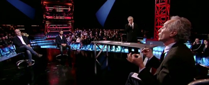 Copertina di Servizio Pubblico, Travaglio vs Faraone sugli impresentabili: “Serve gente con schiena dritta, non liquami riciclati”