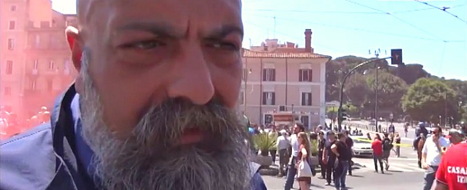 Copertina di Casapound, con la stampa parla solo Iannone: “Del terzo millennio? Solo fascisti, grazie”