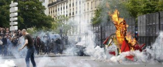 Copertina di Jobs act Francia, 8° giorno di proteste: 20mila in piazza a Parigi: 16 arresti. Governo caos. Valls: “Modifiche possibili”