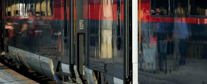 Monaco, accoltella passeggeri alla stazione: 1 morto e 3 feriti. “Gridava Allah Akbar”