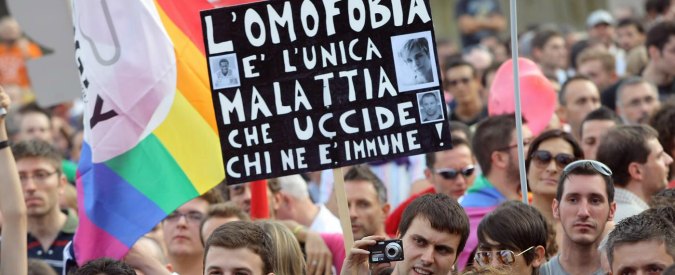 Giornata mondiale contro l’omofobia, Arcigay: “Ancora morti in Italia”