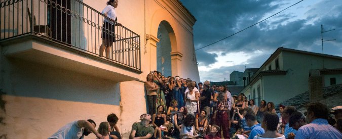 Copertina di “Paesi in Italia a rischio spopolamento? Il futuro sono i giovani e chi mette insieme pc e agricoltura”