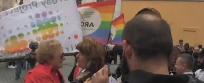 Copertina di Unioni civili, attivisti Lgbt: “Felici a metà, festa a cui non sono invitati i nostri figli”