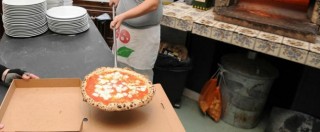Copertina di Separazioni, il marito-pizzaiolo non paga alimenti. Il giudice lo assolve: “Alla ex ha offerto pizze, ma lei ha rifiutato”