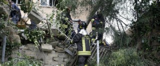 Copertina di Roma, crollo in una palazzina: quattro feriti. Ipotesi esplosione dovuta a fuga di gas da una caldaia (FOTO)