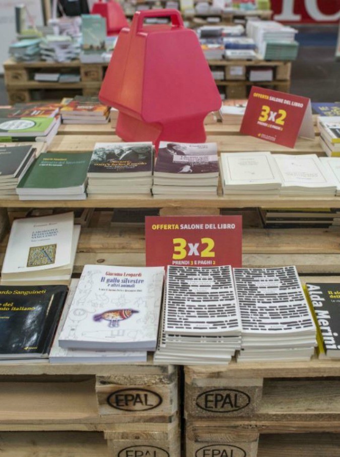 Salone del libro Torino 2016, il mercato cresce dello 0,1%: i settori trainanti? Romanzi d’amore e testi sulla cristianità