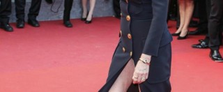Copertina di Festival di Cannes 2016, Susan Sarandon protagonista con spacco sul red carpet (FOTO)