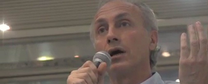 Copertina di Travaglio: “Legge bavaglio di Renzi? Ecco perché potremo e dovremo violarla”