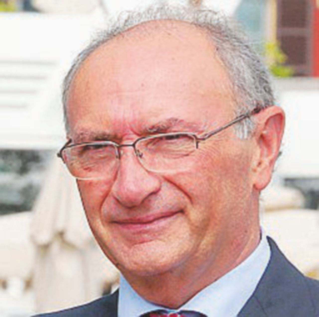 UniCredit, bene gli utili ma giù i ricavi. Atlante pesa sui conti UniCredit, bene gli utili ma giù i ricavi. Atlante pesa sui conti