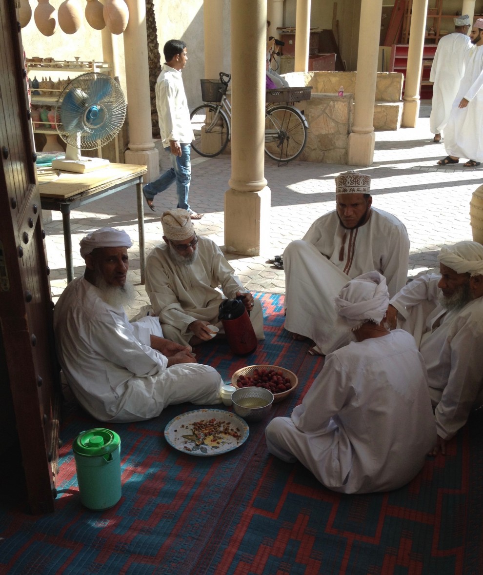 Muscat: pausa pranzo nel suq