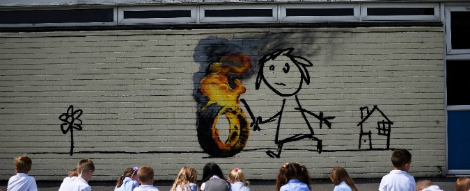 Bristol, Banksy regala un murale agli alunni di una scuola elementare
