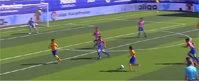 Copertina di Calcio, Barcellona ha trovato forse l’erede di Messi: incanta il baby Aleix Garrido