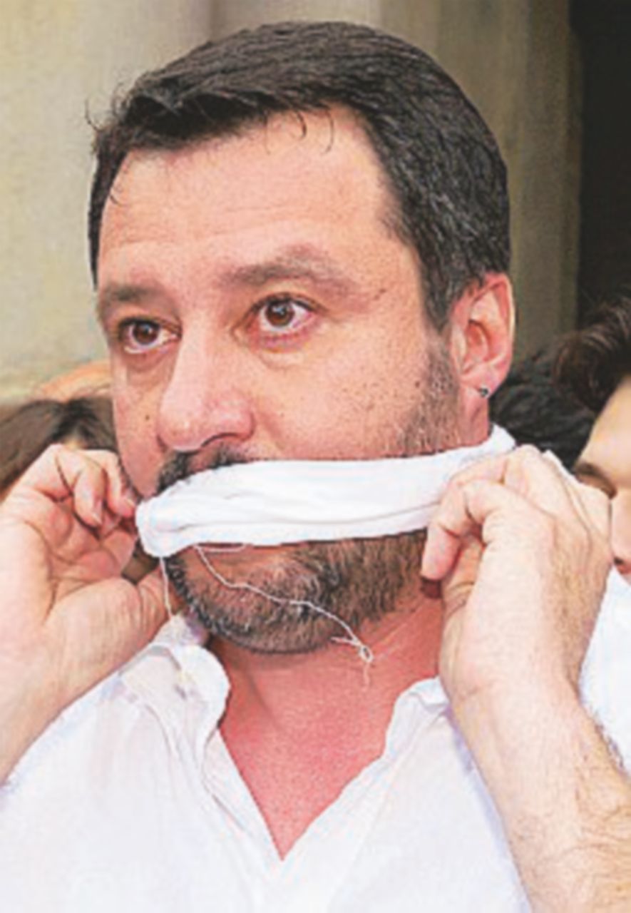 Salvini a Bologna: giornata di tensione e cariche della polizia