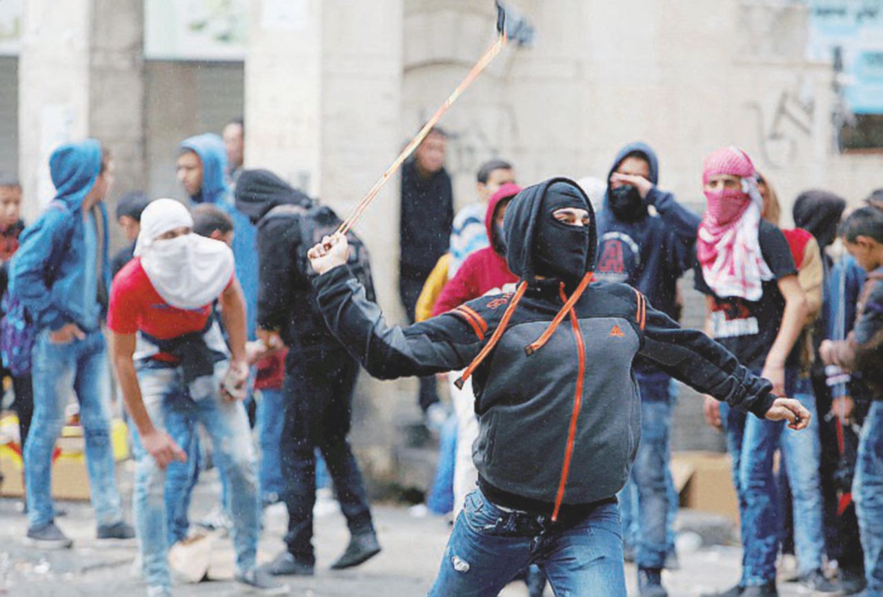 Hollande tenta la pace araba ma fa un buco nell’acqua