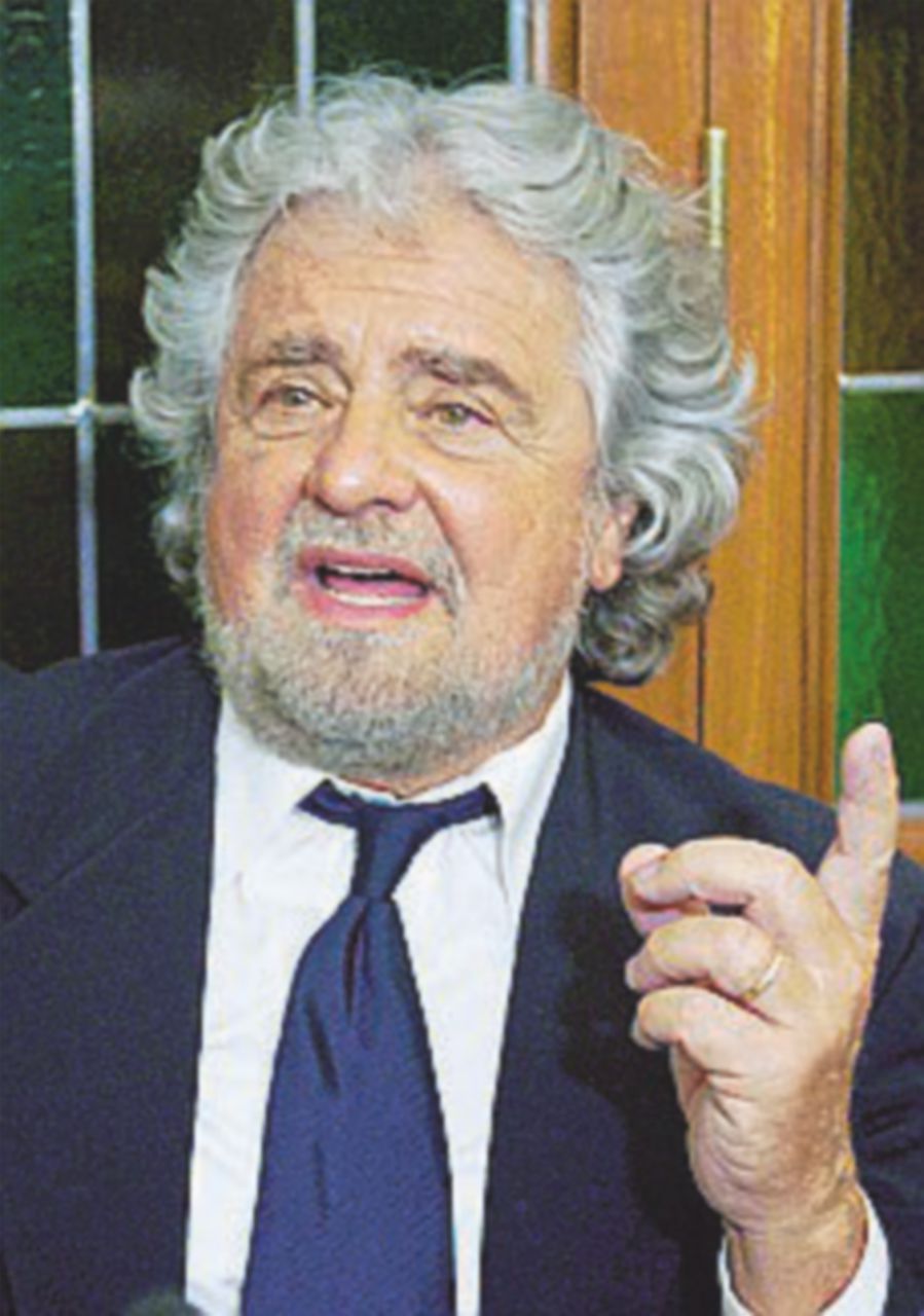 Copertina di Grillo contro Orfini, la polemica su un post del leader 5Stelle