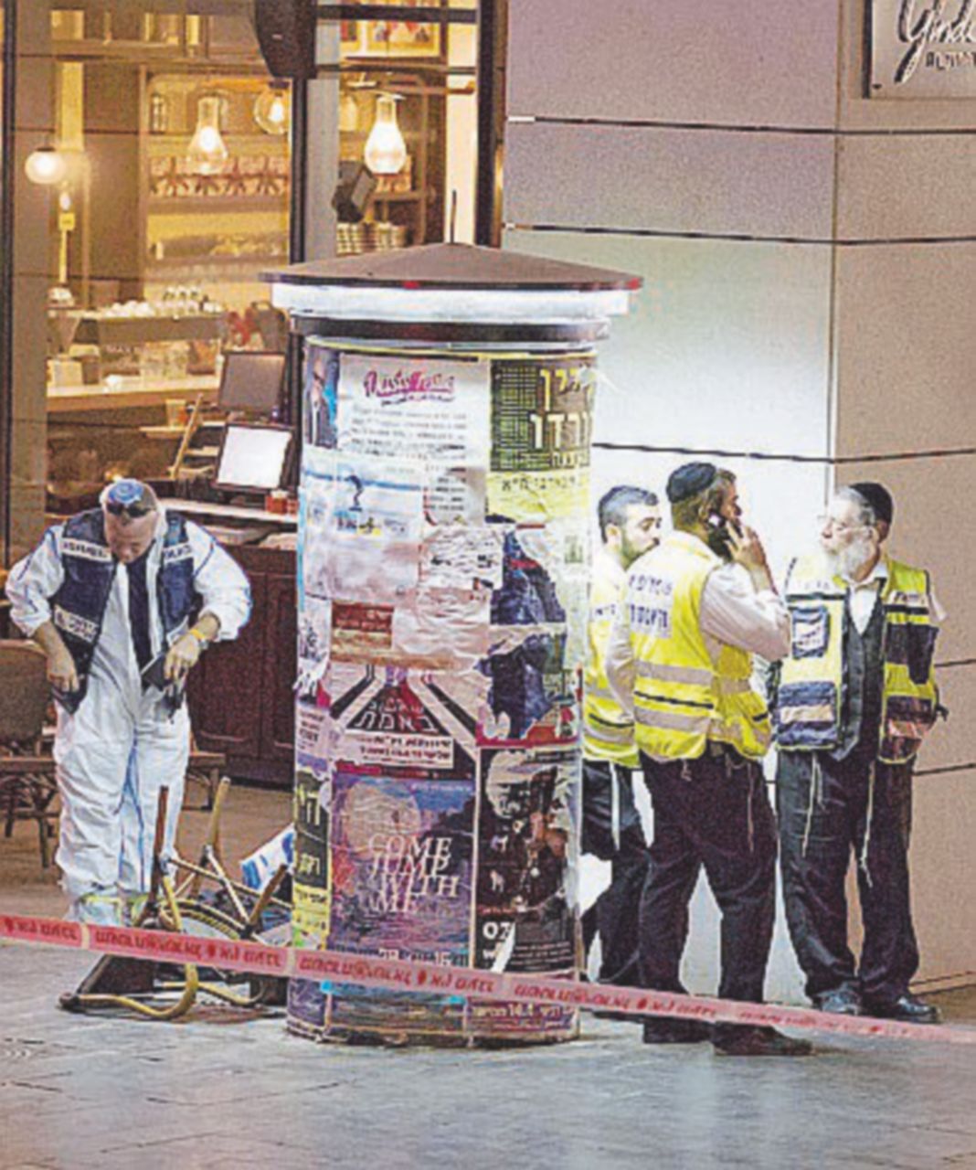 Tel Aviv come Parigi, i terroristi uccidono a caso: 4 morti, 3 arresti
