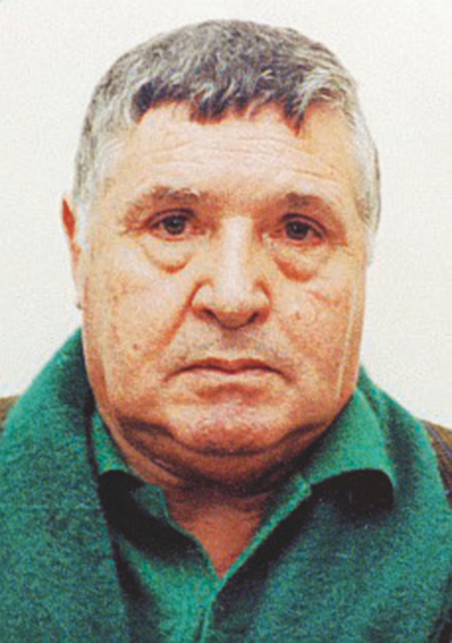 Copertina di Riina distratto, non sa cosa firma