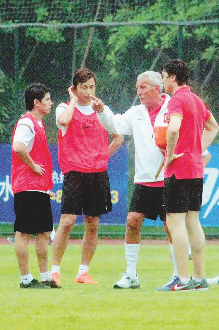 Lippi & C. in campo, lezione di calcio nei paradisi fiscali