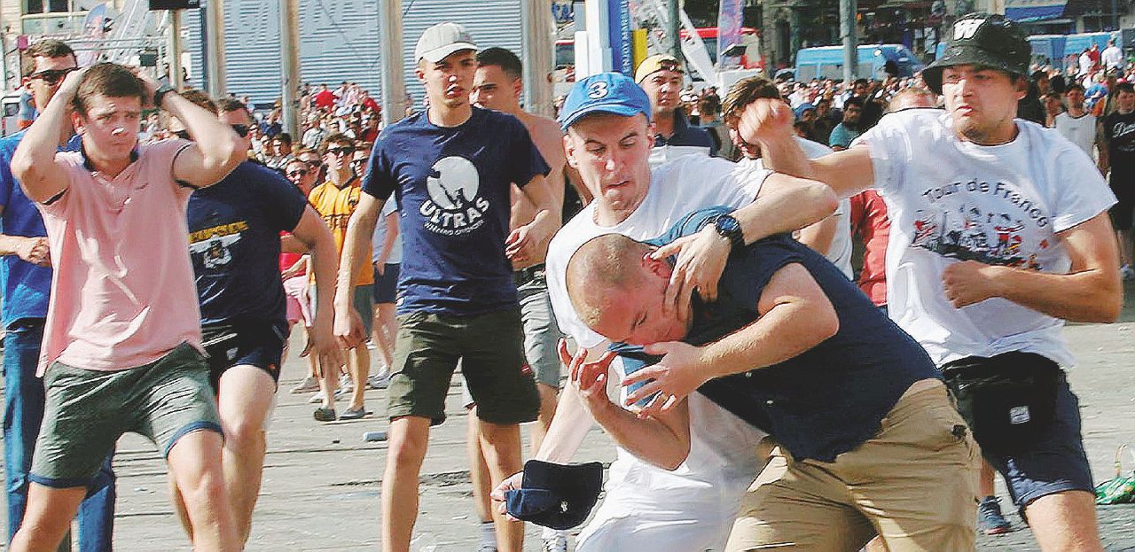 Europeo da risse perenni. Nuovi  scontri dentro  Lille