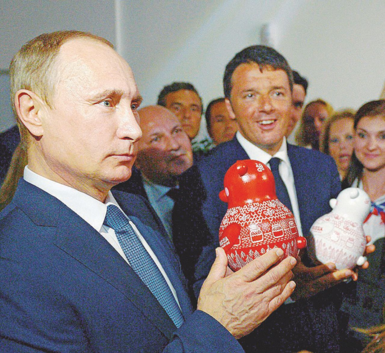 Putin e Renzi nel 2015 - Ansa Putin “vende” la sua Russia e tifa per il caos europeo