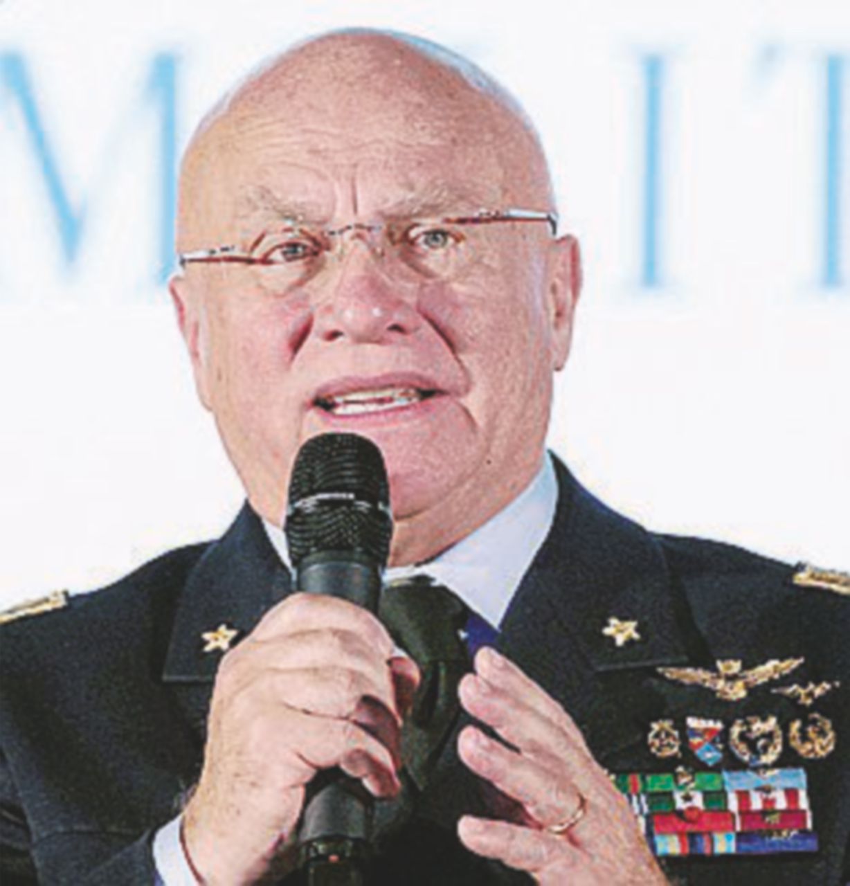 Aeronautica, a processo l’ex numero 1:  voleva ostacolare il consigliere di Renzi