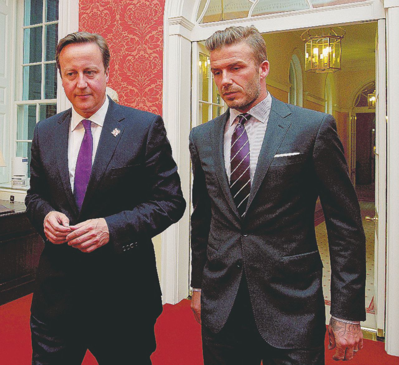 Copertina di Cameron trova Beckham e tira un rigore per l’Ue