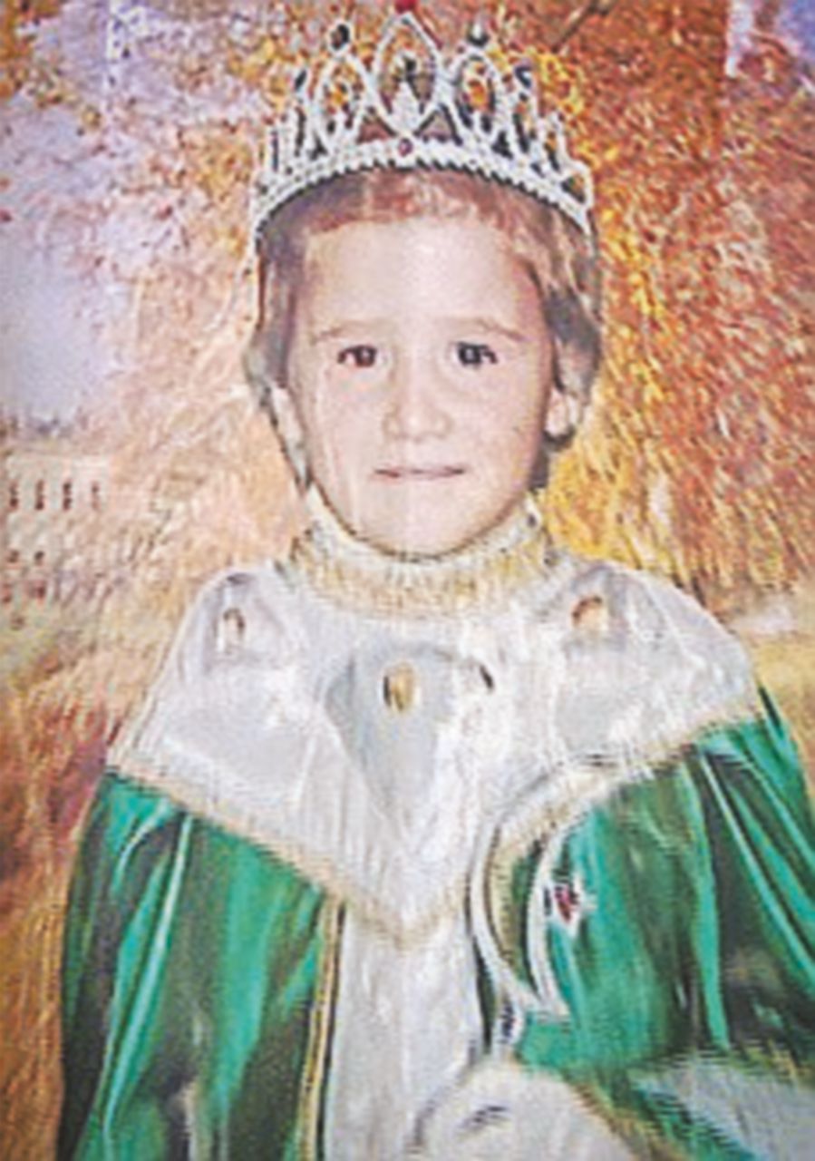 Morta in piscina. L’autopsia: “Maria  è stata violentata”