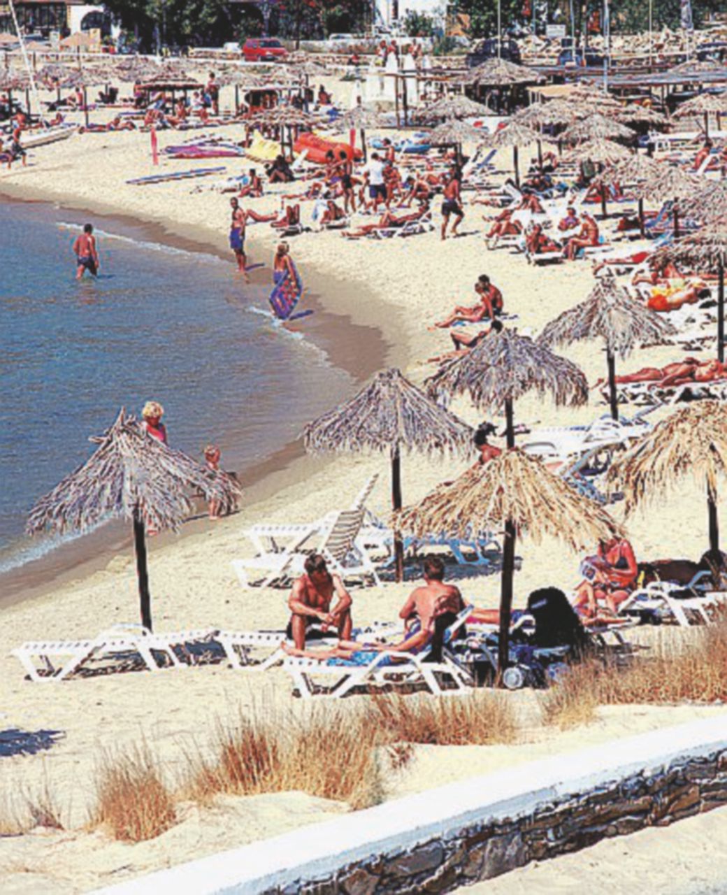 Austerity, scioperi e rifugiati non spaventano i vacanzieri. Isole o entroterra: vince la natura