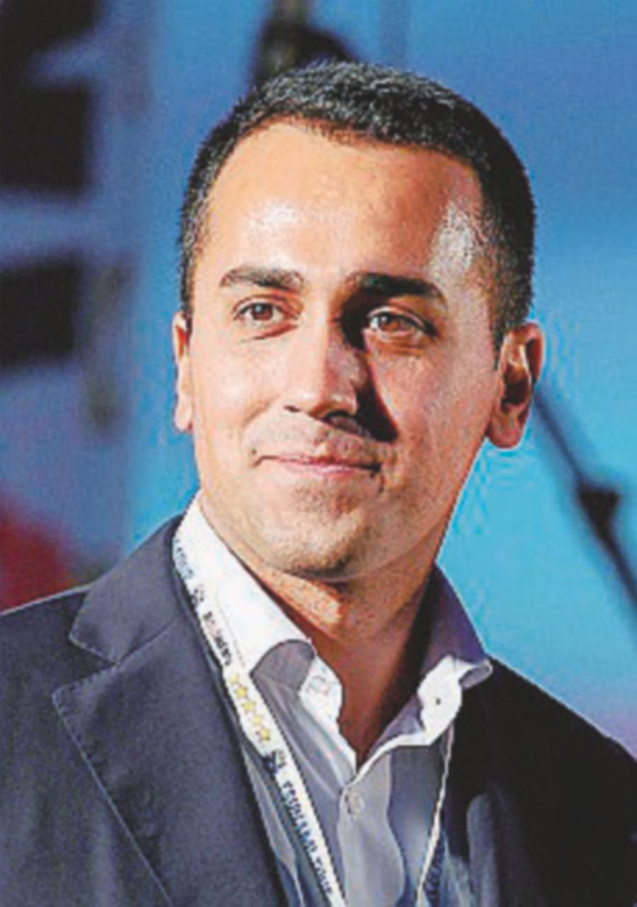 Di Maio incontra i sindaci, Pizzarotti: “Io non invitato”