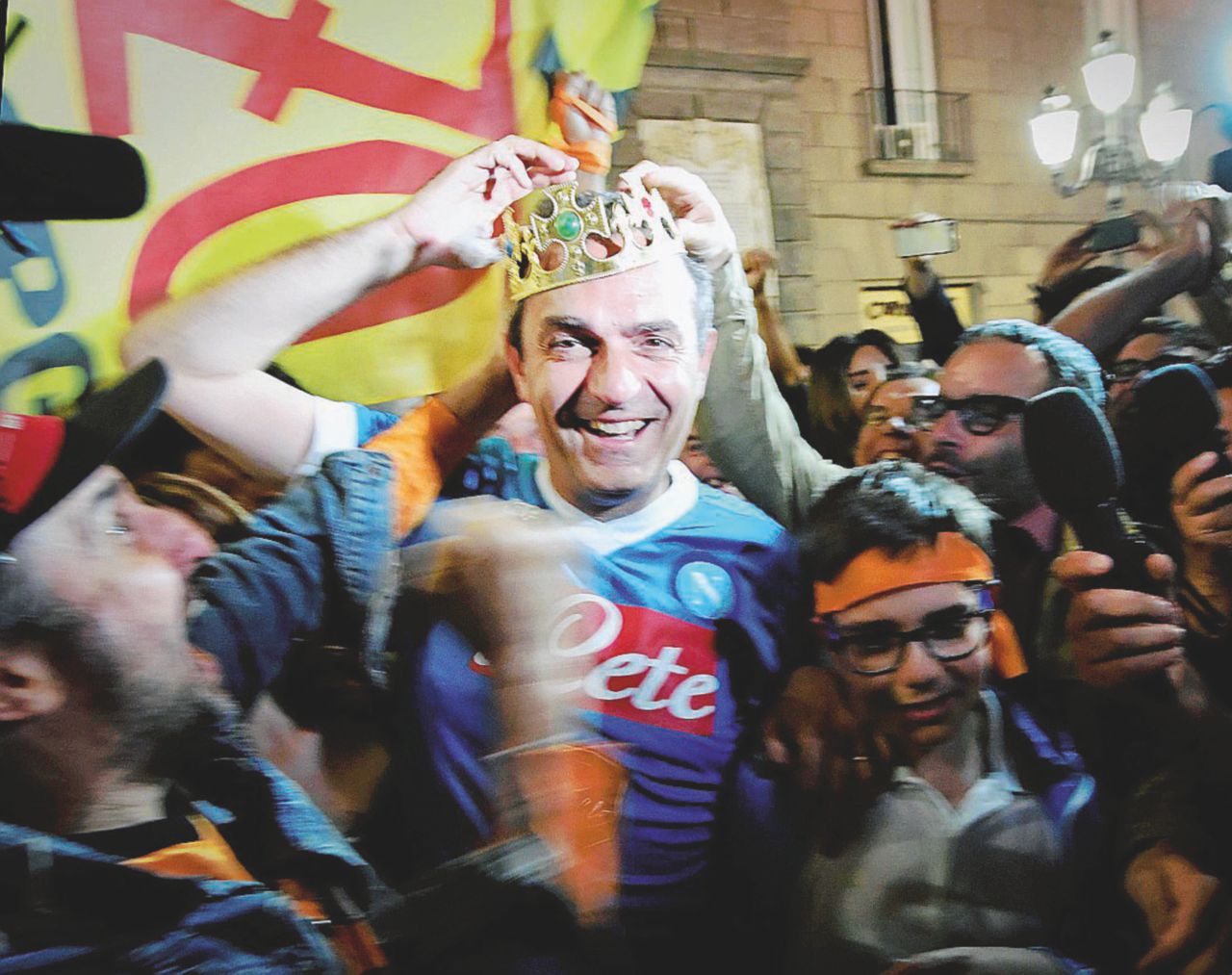 Copertina di “La ricetta di De Magistris è una gauche all’impepata”