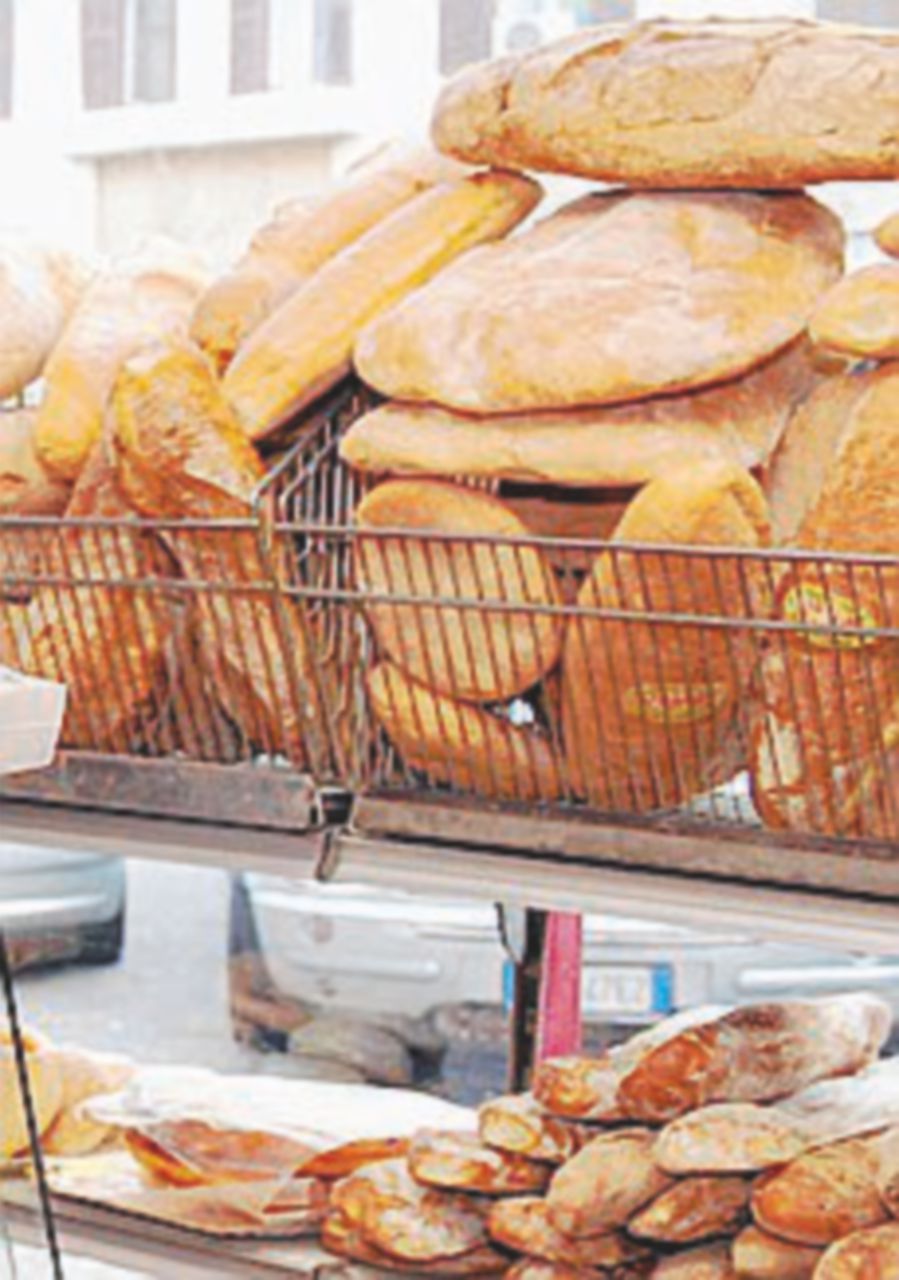 A Napoli la camorra imponeva il prezzo del pane ai negozianti