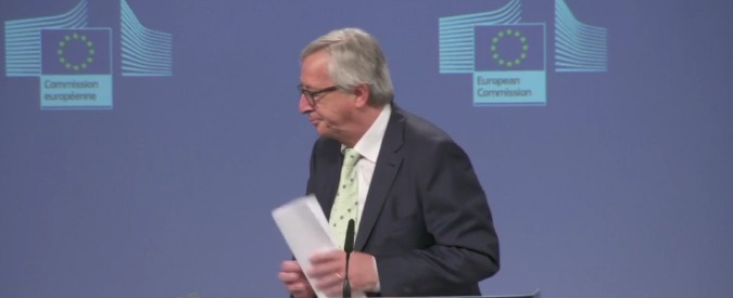 Brexit è la fine dell’Ue? Juncker stizzito: “No”. E se ne va tra gli applausi dei giornalisti