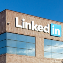 Linkedin utilizzerà i dati degli utenti per addestrare l’Ai generativa. Come negare il consenso