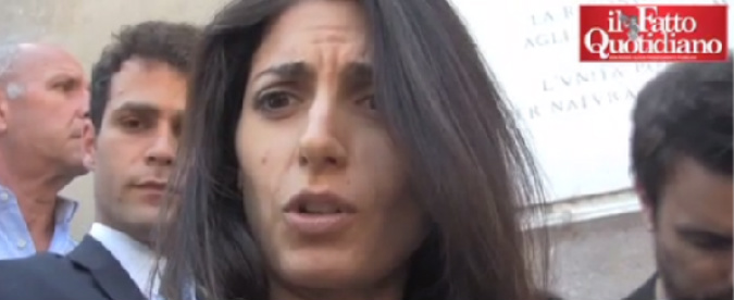 Copertina di Roma, Raggi su Ama e Atac: “Vertici confermati? Prima verificherò lavoro fatto”