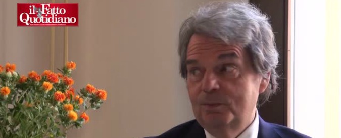 Copertina di Brunetta (Fi) lancia il ‘Fronte di liberazione da Renzi’: “Vedo con favore vittorie M5s a Roma e Torino”