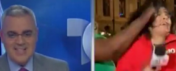 Copertina di Usa, aggredita in diretta reporter di Telemundo 62. Il conduttore: “Speriamo stia bene”