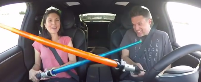 Copertina di In viaggio con l’autopilota: una coppia americana se la spassa alla grande