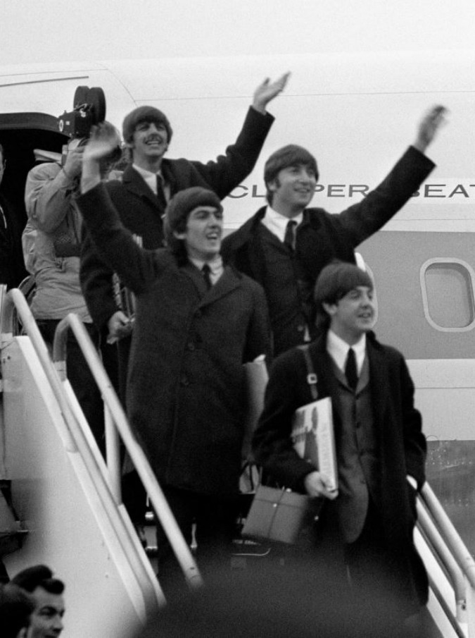 Paul McCartney rivela: “Con i Beatles ci divertivamo con masturbazioni di gruppo e incontri sessuali celestiali”