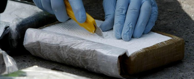 Venezia, arrestato con 3,2 kg di droga: aveva nascosto la cocaina in una pentola piena di miele