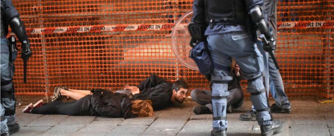 Copertina di Elezioni Bologna 2016, proteste per comizio Salvini. Polizia carica i collettivi