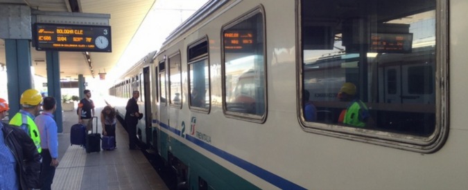 Trenitalia, caos sugli Intercity di pendolari e turisti per sciopero bianco personale. Corse soppresse e carrozze dimezzate