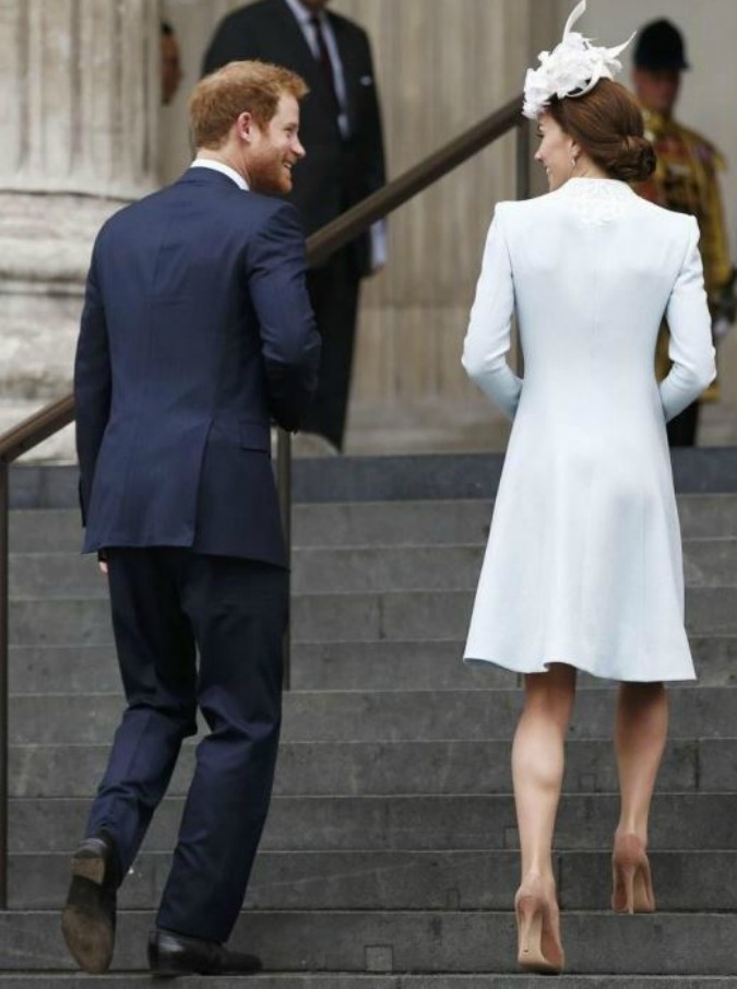 Kate Middleton e Harry d’Inghilterra, secondo i tabloid inglesi “atteggiamenti sospetti” tra i due: sarà un flirt? (FOTO)