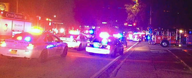 Strage di Orlando, nessuna legge impedisce l’acquisto di armi d’assalto. Nemmeno ai sospetti per terrorismo