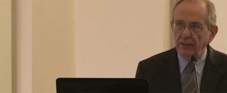 Copertina di Crescita, Padoan: “L’Italia sta uscendo dalla trappola infernale”. Ma su Vegas non risponde