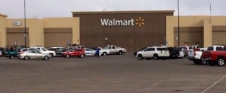 Copertina di Texas, sparatoria in corso in un Walmart. Uomo armato ucciso e ostaggi in salvo