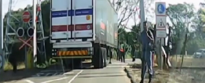 Copertina di Sudafrica, terribile schianto: treno travolge un tir. Dieci feriti