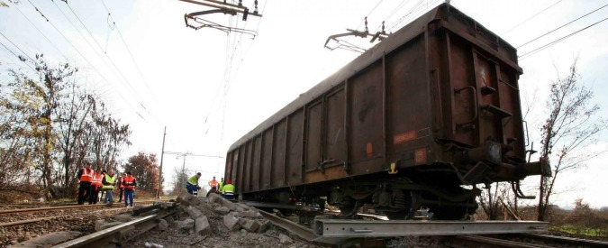 Strage di Viareggio, i treni con merci pericolose? A 90 orari senza studi di valutazione del rischio: non c’è obbligo